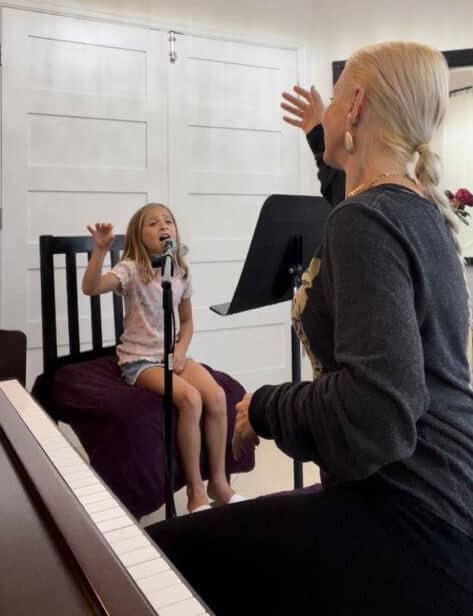 beverly-hills-best-piano-instructors-for-children